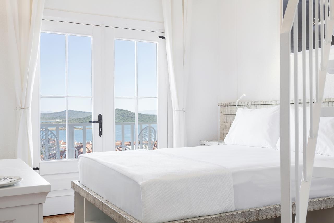 Cunda Pur Beyaz Hotel Bagian luar foto