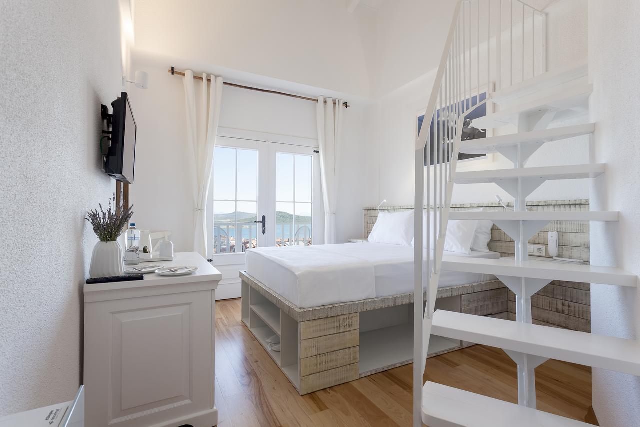 Cunda Pur Beyaz Hotel Bagian luar foto